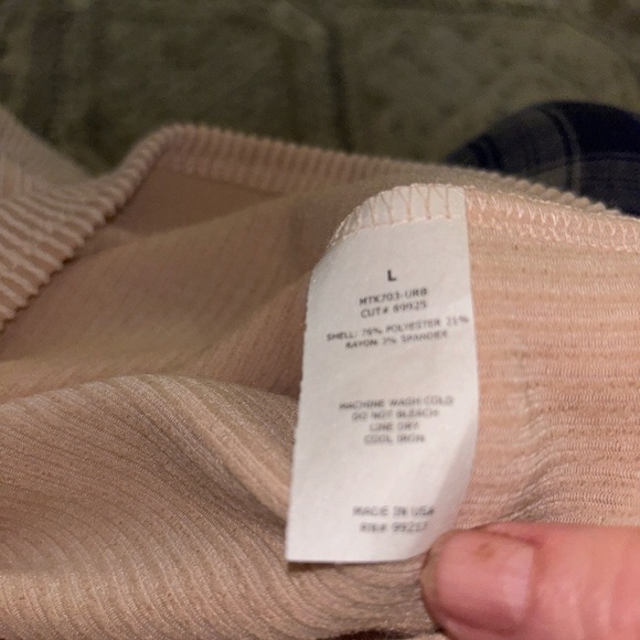 “MM MM MM” LG. PULL OVER TOP PEACH RIBBED DESIGN CAP SLEEVES USA “JUNIORS” NWT - Picture 10 of 13